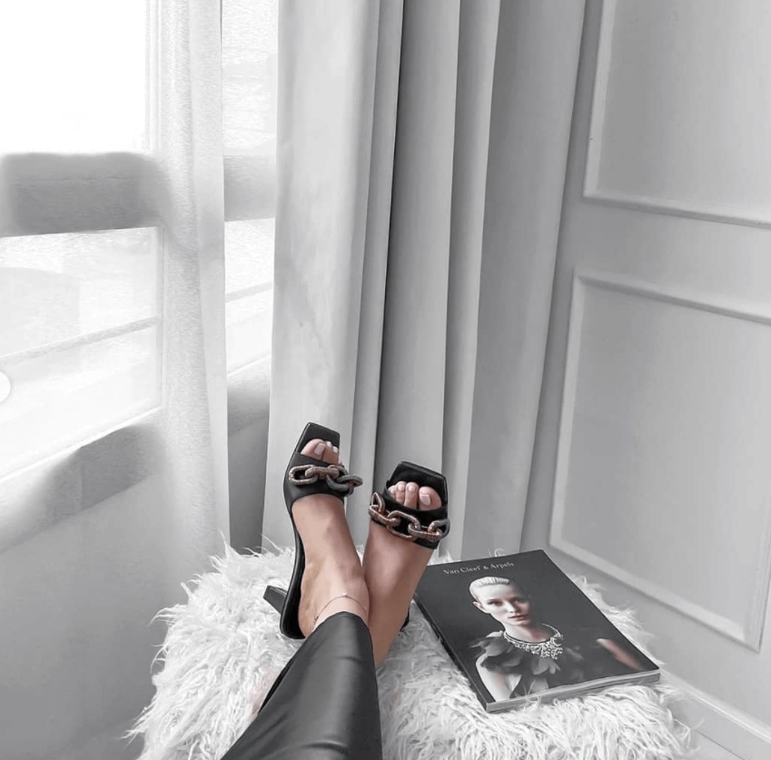 Nouf Al Tamimi in Catena Black