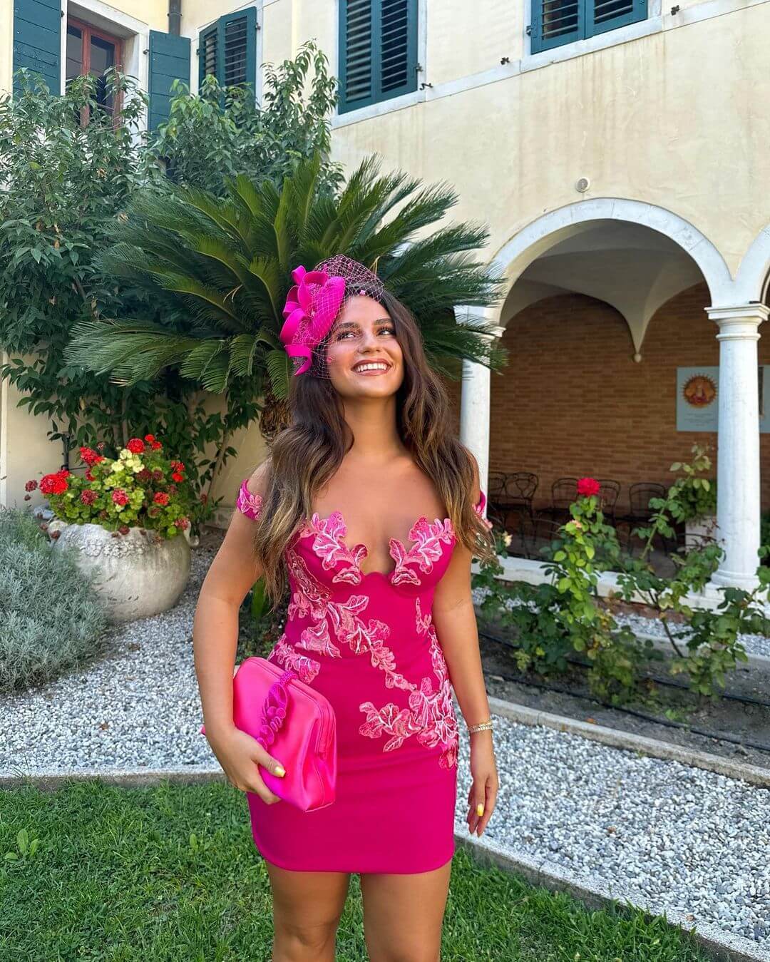 Derev Clara Kösedağ prefers Alessa Fuchsia Pouch Bag
