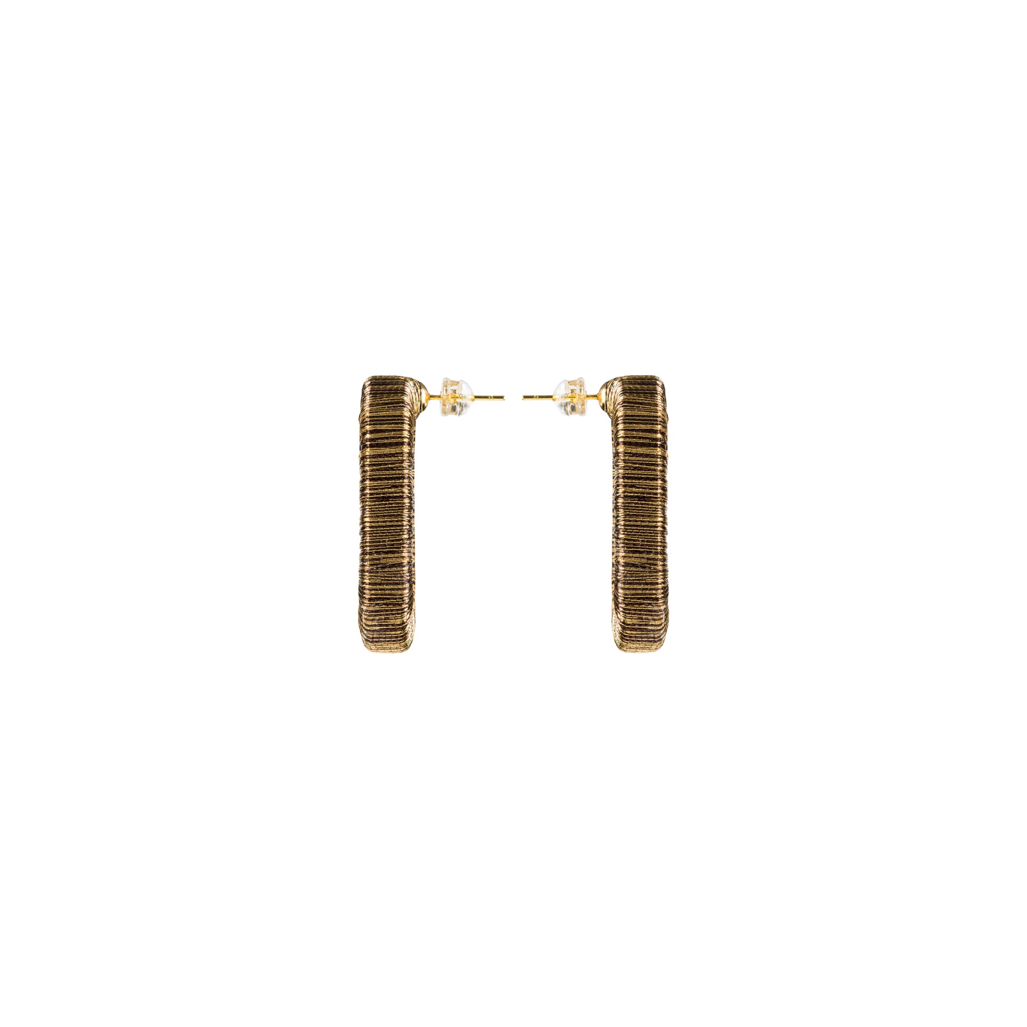 Catena One Chain Antique Gold Earring crafted with metallic threads, showcasing an elegant design.