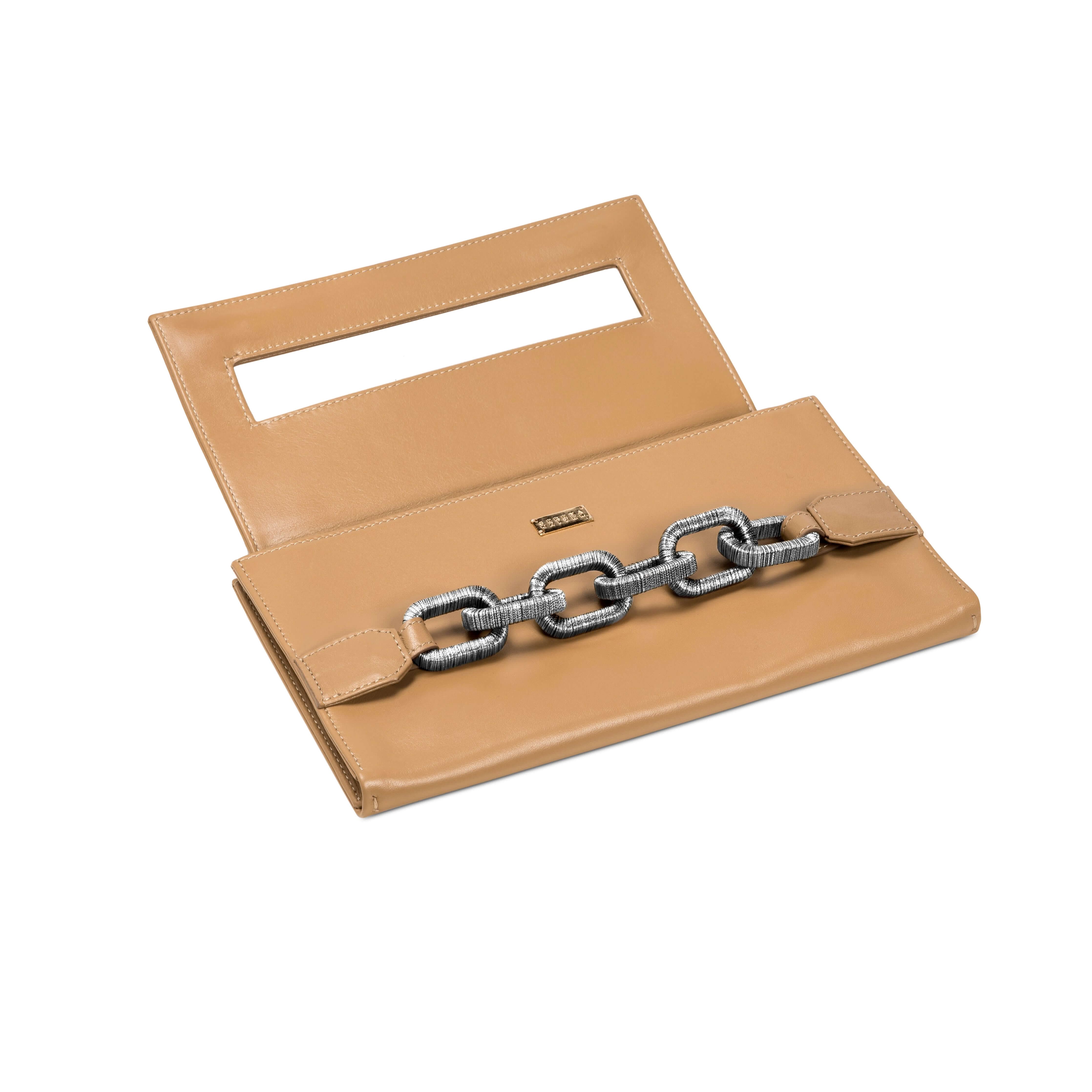 Catena Antique Silver Chain clutch bag in beige leather with stylish chain detail, perfect for chic outings.