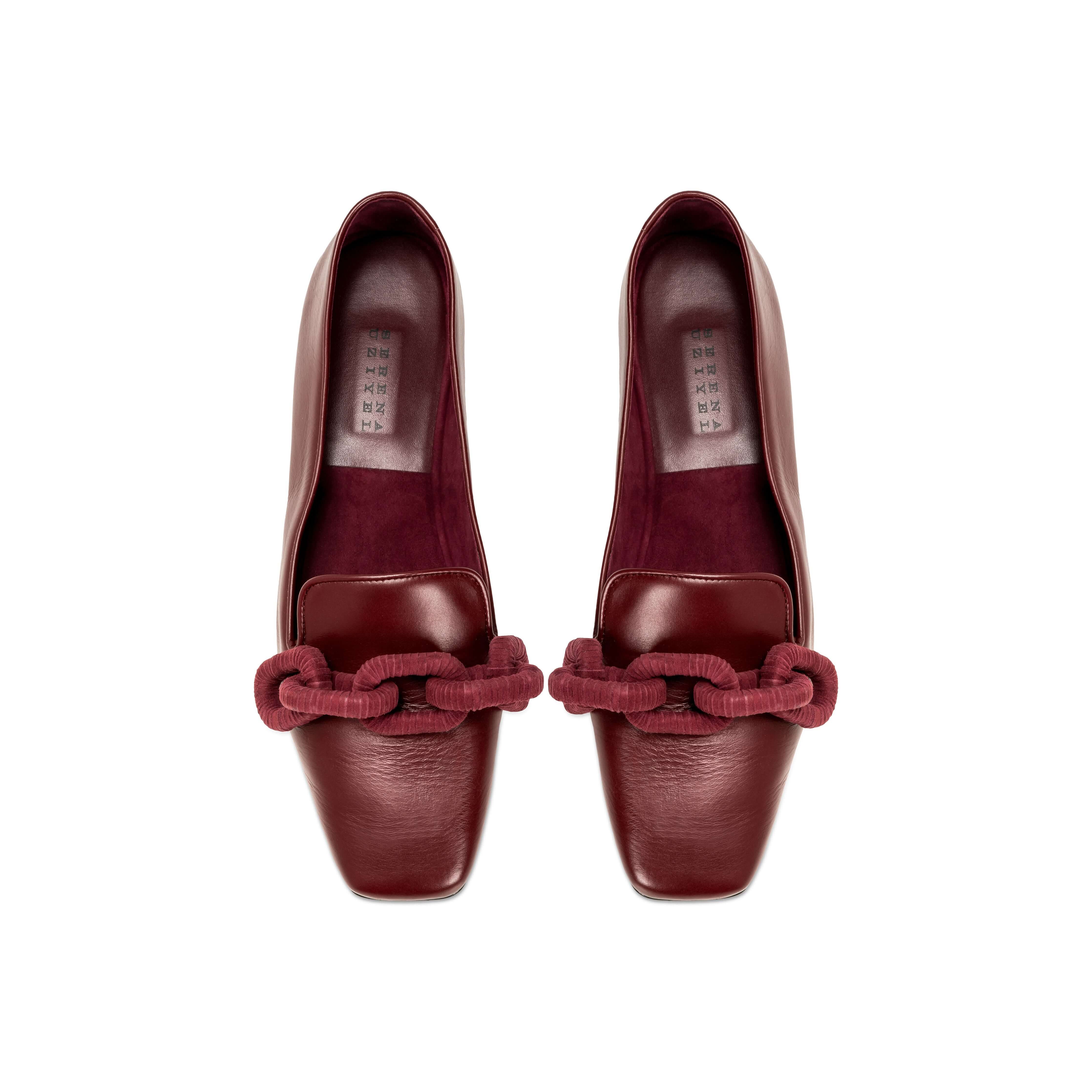 Catena Burgundy Flat Moccasin featuring suede-lined interior and elegant chain link detail, handcrafted in Italy.