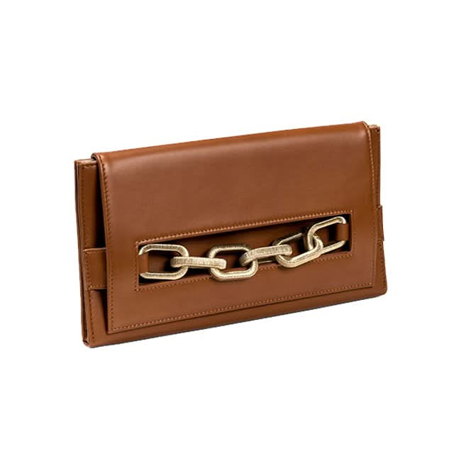 Catena Camello Envelope Clutch featuring a chic gold chain accent on a sleek brown leather exterior.
