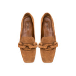 Catena Camello Flat Moccasin in soft suede with wrapped chain link adornment, ideal for stylish casual wear.