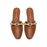 Elegant Catena Camello flat sliperette in brown leather with gold and silver chain detail, offering a feminine silhouette.