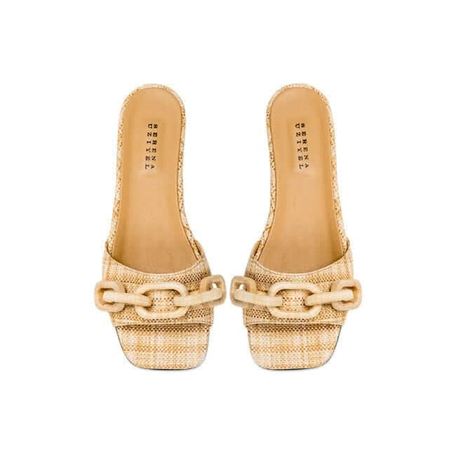 Catena Legno Flat Sandal featuring natural raffia with chain-shaped embroidery, providing comfort and style.
